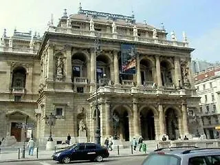 Ξενοδοχείο Opera 2*